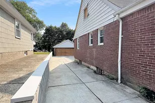 118-39 205th St, Saint Albans, NY 11412 - Photo 2