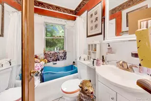 2 Valois Pl, Mount Vernon, NY 10552 - Photo 10