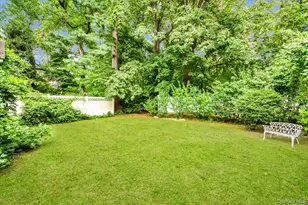 2 Valois Pl, Mount Vernon, NY 10552 - Photo 6