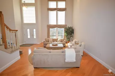 18 Hamlet Drive, Plainview, NY 11803 - Photo 4