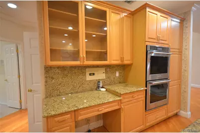 18 Hamlet Drive, Plainview, NY 11803 - Photo 8