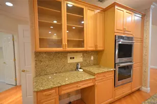 18 Hamlet Dr, Plainview, NY 11803 - Photo 8