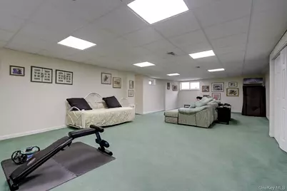 18 Hamlet Drive, Plainview, NY 11803 - Photo 20