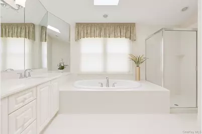 18 Hamlet Drive, Plainview, NY 11803 - Photo 16