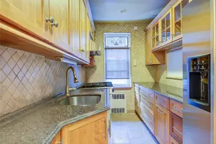 83-33 Austin St, Kew Gardens, NY 11415 - Photo 2