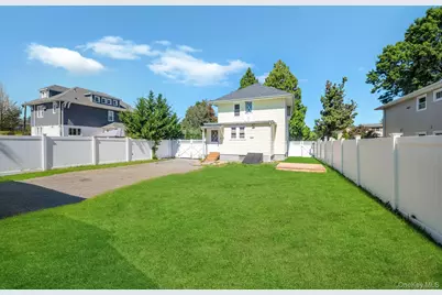 2780 Natta Boulevard, Bellmore, NY 11710 - Photo 8