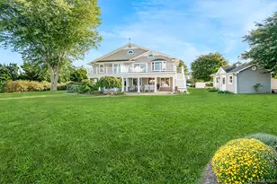 43 Duck Ln, West Islip, NY 11795 - Photo 38