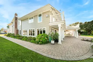 43 Duck Ln, West Islip, NY 11795 - Photo 6