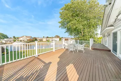 43 Duck Lane, West Islip, NY 11795 - Photo 16