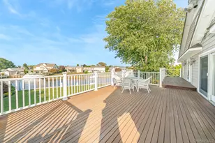 43 Duck Ln, West Islip, NY 11795 - Photo 16
