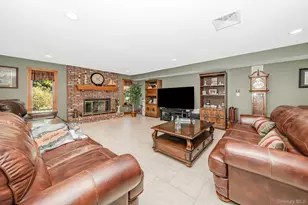 43 Duck Ln, West Islip, NY 11795 - Photo 26