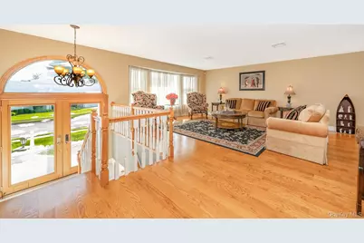 43 Duck Lane, West Islip, NY 11795 - Photo 8