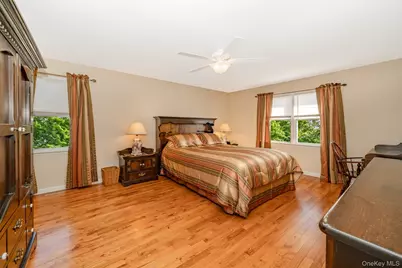 43 Duck Lane, West Islip, NY 11795 - Photo 20