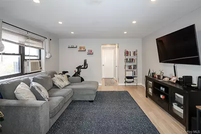 147-10 84th Road #6K, Briarwood, NY 11435 - Photo 8