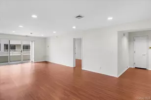 100 Cutter Mill Rd, Great Neck, NY 11021 - Photo 14