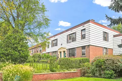 70-47A Park Drive E #A, Kew Gardens, NY 11367 - Photo 22