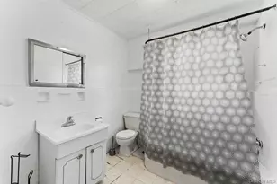 102-05 217th St, Queens Village, NY 11429 - Photo 12