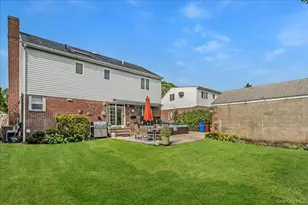 922 N 1st St, New Hyde Park, NY 11040 - Photo 30