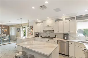 922 N 1st St, New Hyde Park, NY 11040 - Photo 10