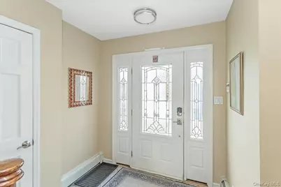 922 N 1st Street, New Hyde Park, NY 11040 - Photo 4