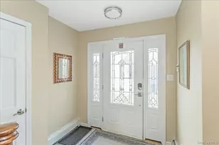 922 N 1st St, New Hyde Park, NY 11040 - Photo 4