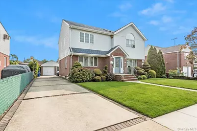 922 N 1st Street, New Hyde Park, NY 11040 - Photo 2