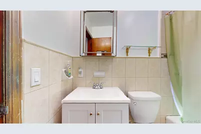 40 Wagner Avenue, Roosevelt, NY 11575 - Photo 26