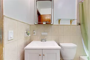 40 Wagner Ave, Roosevelt, NY 11575 - Photo 26