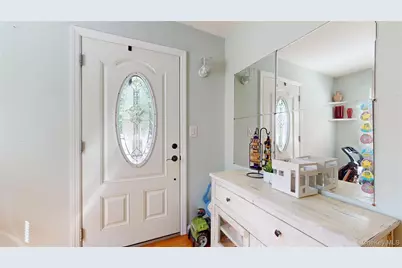 40 Wagner Avenue, Roosevelt, NY 11575 - Photo 6