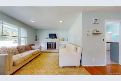 40 Wagner Avenue, Roosevelt, NY 11575 - Photo 8