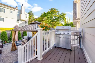 194 Gainsborg Avenue E, West Harrison, NY 10604 - Photo 24