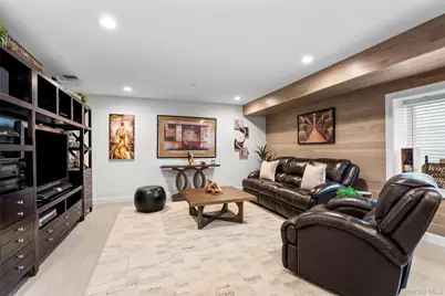 194 Gainsborg Avenue E, West Harrison, NY 10604 - Photo 16