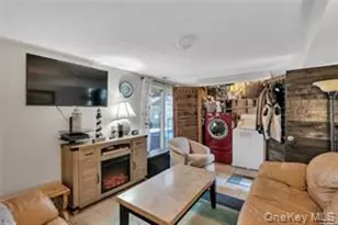 21 Deville Dr, Selden, NY 11784 - Photo 10