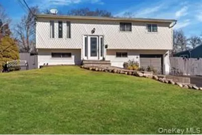 21 Deville Drive, Selden, NY 11784 - Photo 16