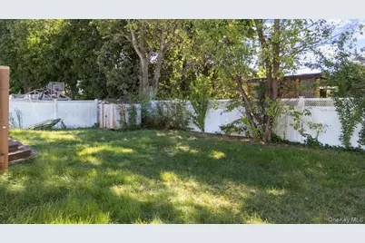 1706 Manatuck Boulevard, Bay Shore, NY 11706 - Photo 20