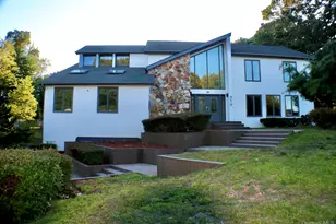 10 Cedarfield Terrace, Saint James, NY 11780 - Photo 4