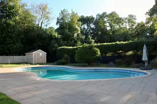 10 Cedarfield Terrace, Saint James, NY 11780 - Photo 28