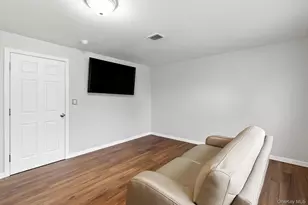 86 Riddle St, Brentwood, NY 11717 - Photo 16