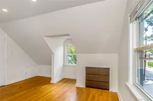 136 N 1st St, New Hyde Park, NY 11040 - Photo 14