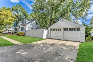 136 N 1st St, New Hyde Park, NY 11040 - Photo 18