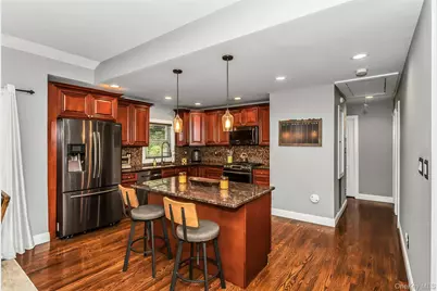 5 Meadowfield Lane, Glen Cove, NY 11542 - Photo 12