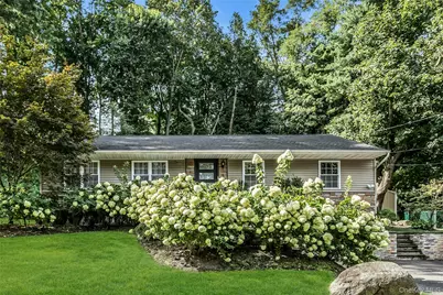 5 Meadowfield Lane, Glen Cove, NY 11542 - Photo 4