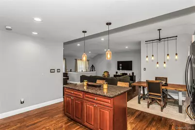 5 Meadowfield Lane, Glen Cove, NY 11542 - Photo 14