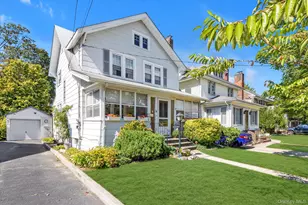 21 Carter Ct, Lynbrook, NY 11563 - Photo 2