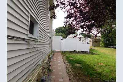 61 Newport Road, Yonkers, NY 10710 - Photo 36