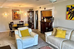 124 Santa Barbara Dr, Plainview, NY 11803 - Photo 4