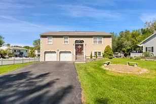 2 Danielle Ct, Middletown, NY 10940 - Photo 2