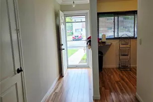 199 Pointe Cir N, Coram, NY 11727 - Photo 4