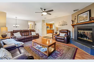 64 Palomino Place, New Windsor, NY 12553 - Photo 4