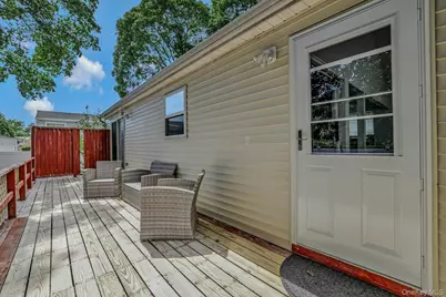 8 Holbrook Street, Bay Shore, NY 11706 - Photo 14